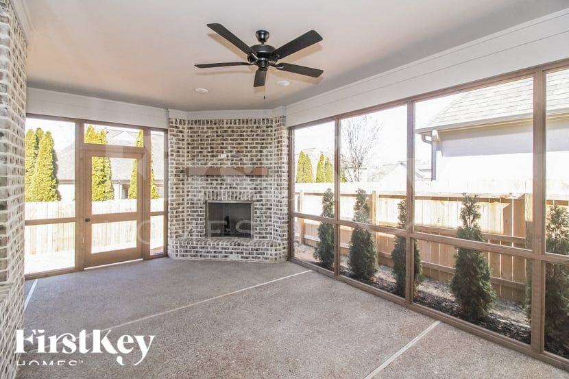 10242 Evergreen Manor Cv - Photo 5 of 15