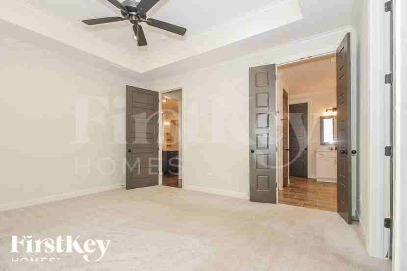 10242 Evergreen Manor Cv - Photo 6 of 15