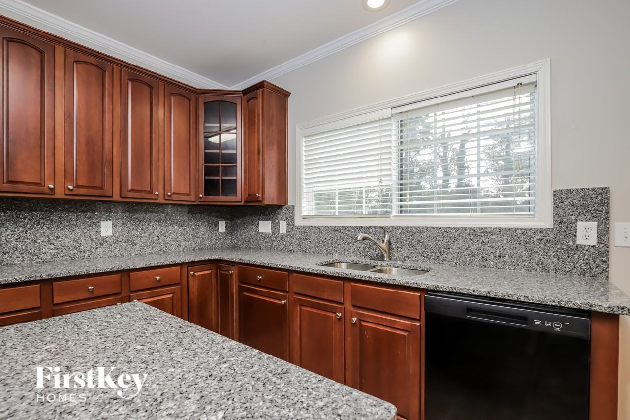2948 Logbridge Rd - Photo 7 of 15