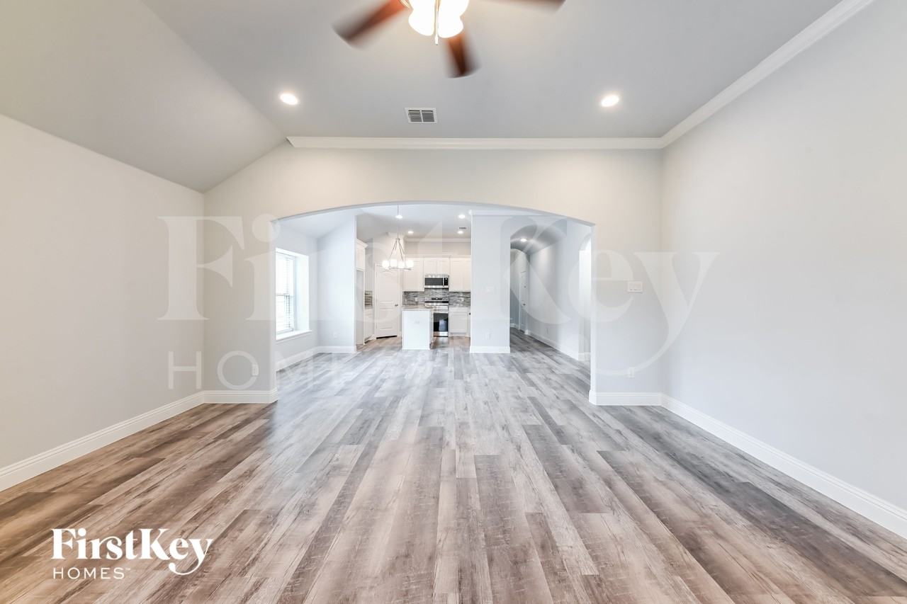 6014 Kemrock Dr - Photo 2 of 16