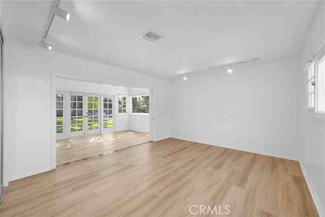 4031 N Virginia Rd - Photo 4 of 8