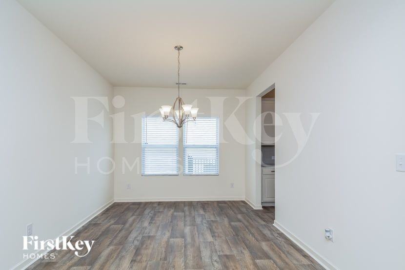 804 Atlantis St - Photo 4 of 15