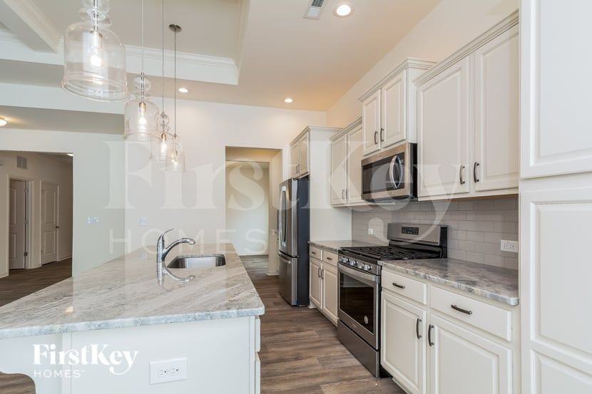 804 Atlantis St - Photo 7 of 15
