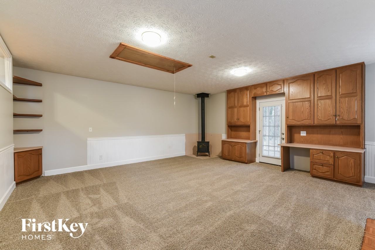 2763 Marcia Dr - Photo 7 of 15