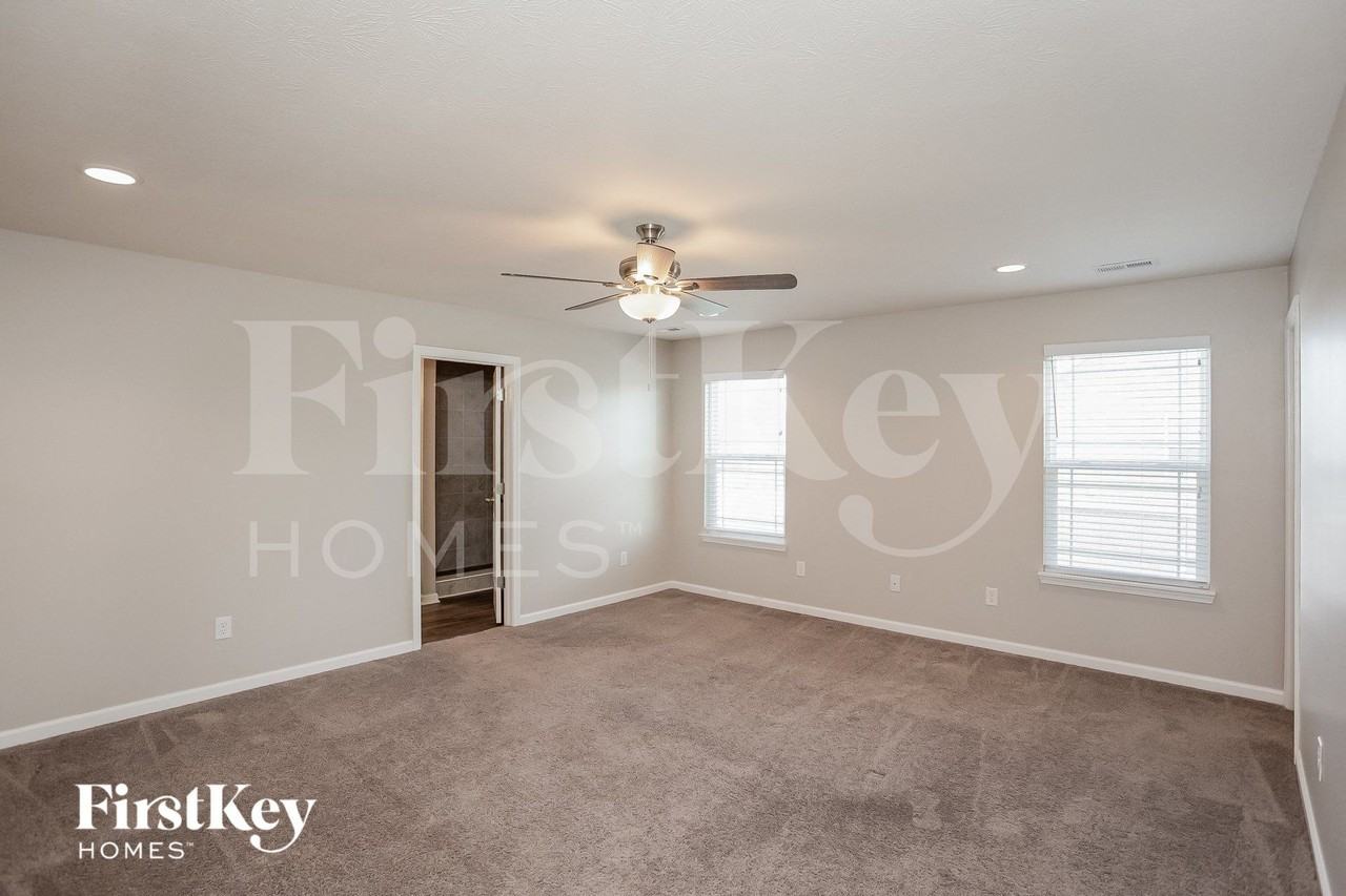 4618 W Otway Ln - Photo 7 of 15