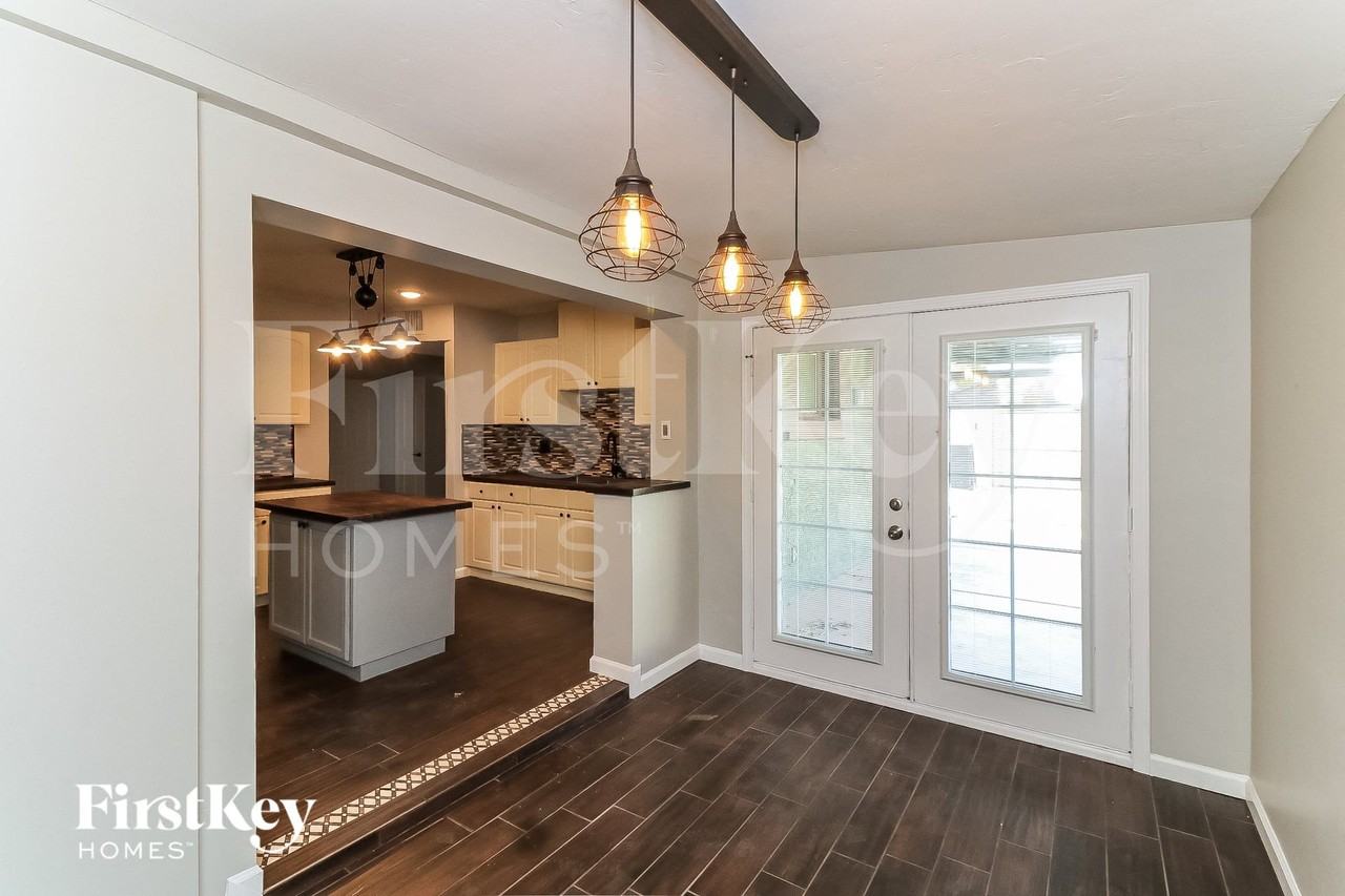 2206 E Arbor Cir - Photo 4 of 15