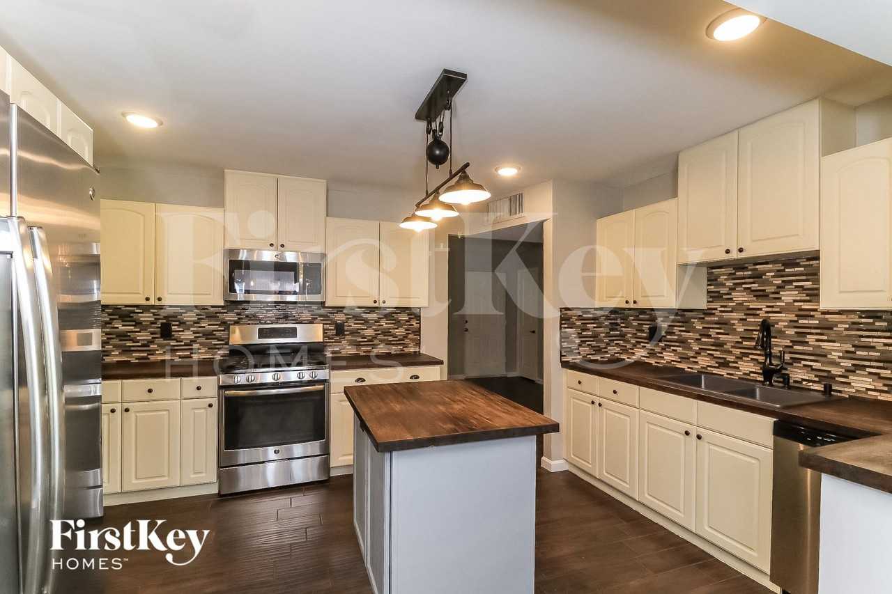 2206 E Arbor Cir - Photo 7 of 15