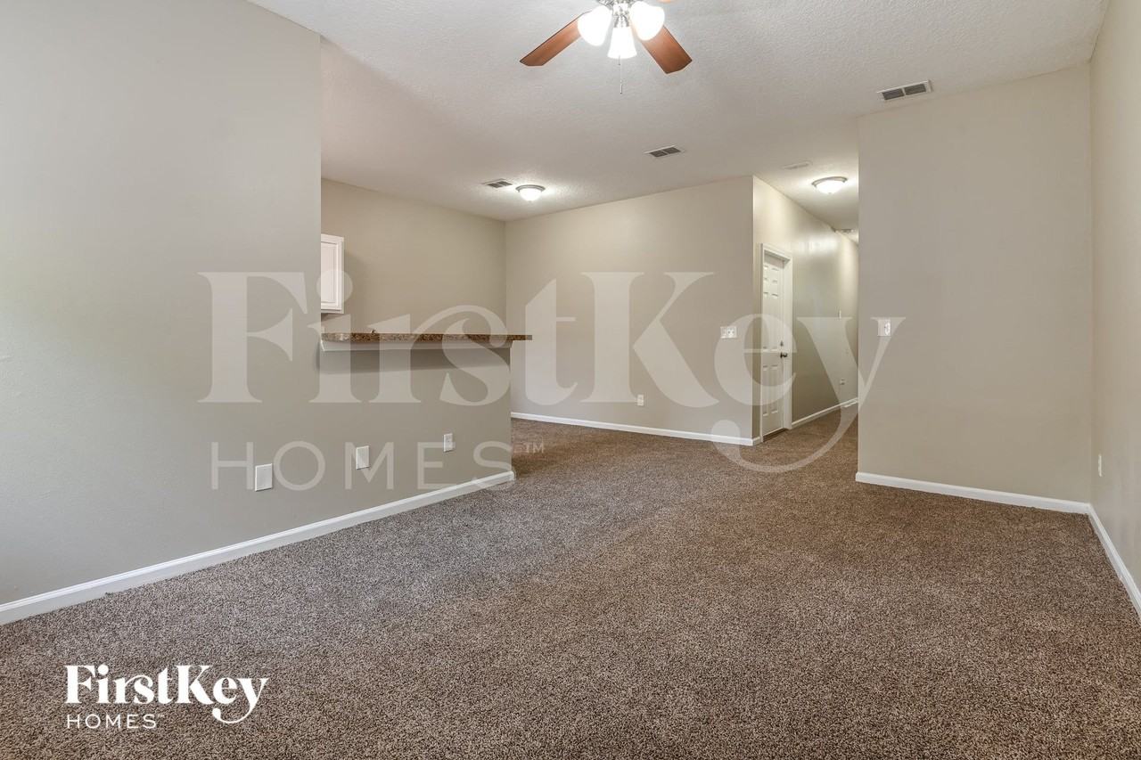 8536 Dandy Ave - Photo 4 of 16