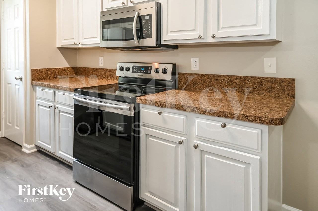 8536 Dandy Ave - Photo 6 of 16