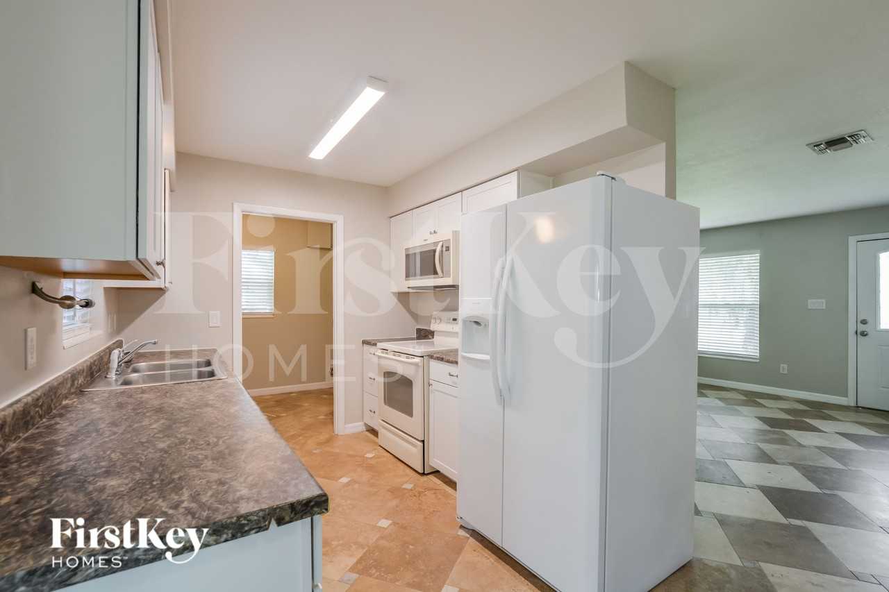497 Wurst Rd - Photo 5 of 16
