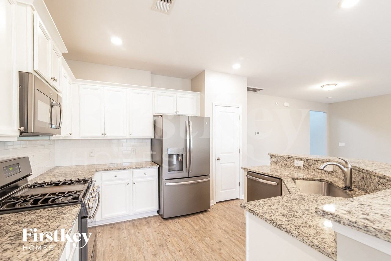 758 Redbud Ln - Photo 7 of 15