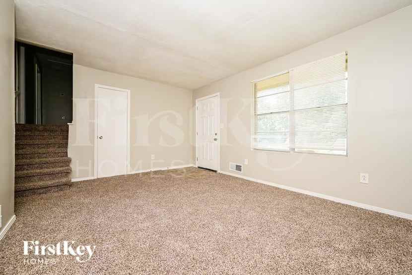 3031 Orbit Cir - Photo 2 of 16
