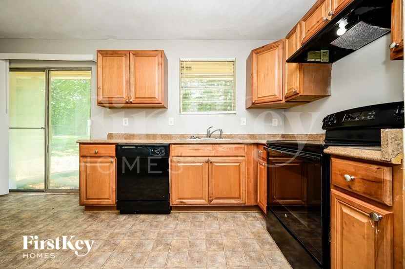 3031 Orbit Cir - Photo 6 of 16
