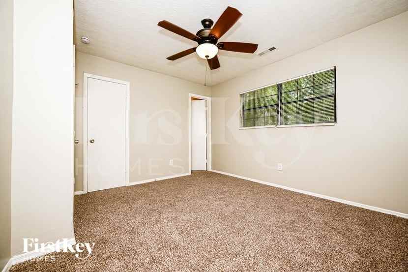 3031 Orbit Cir - Photo 7 of 16