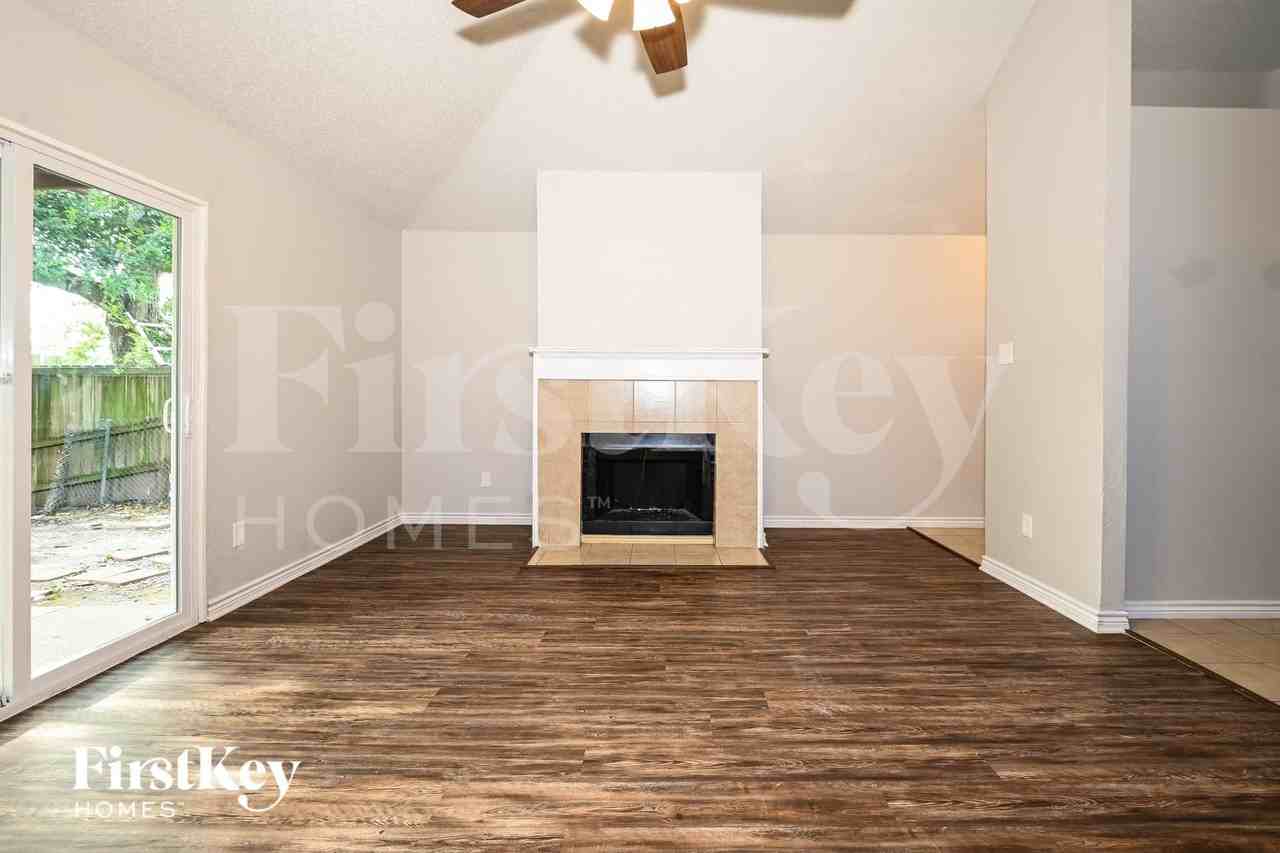4022 Rustic Trl - Photo 3 of 15