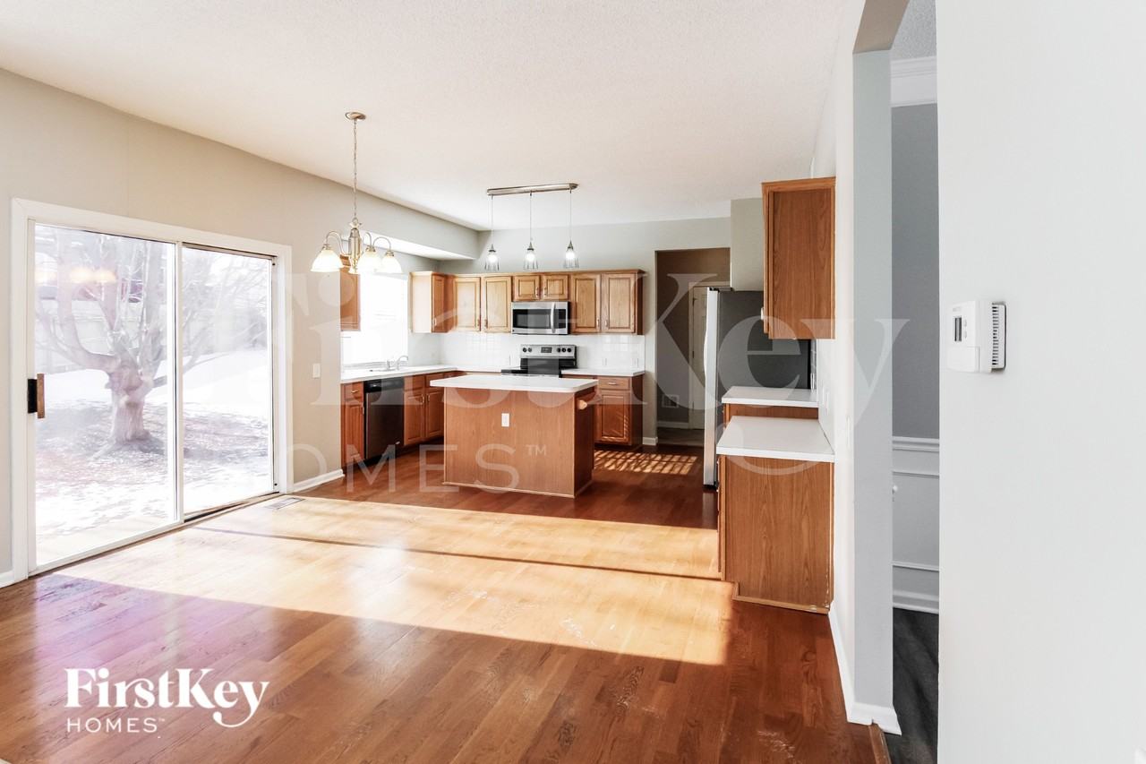 909 Ne 93rd Ct - Photo 6 of 15