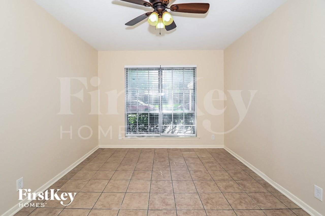 3002 Harlan Dr - Photo 4 of 15