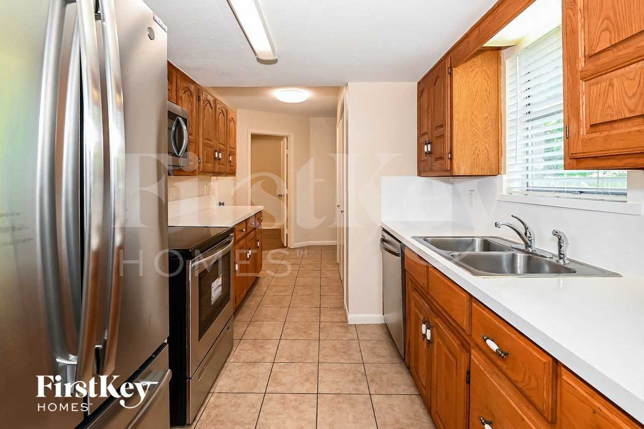 3002 Harlan Dr - Photo 5 of 15