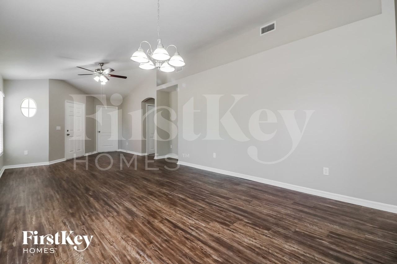 905 Lake Shore Ranch Dr - Photo 5 of 16