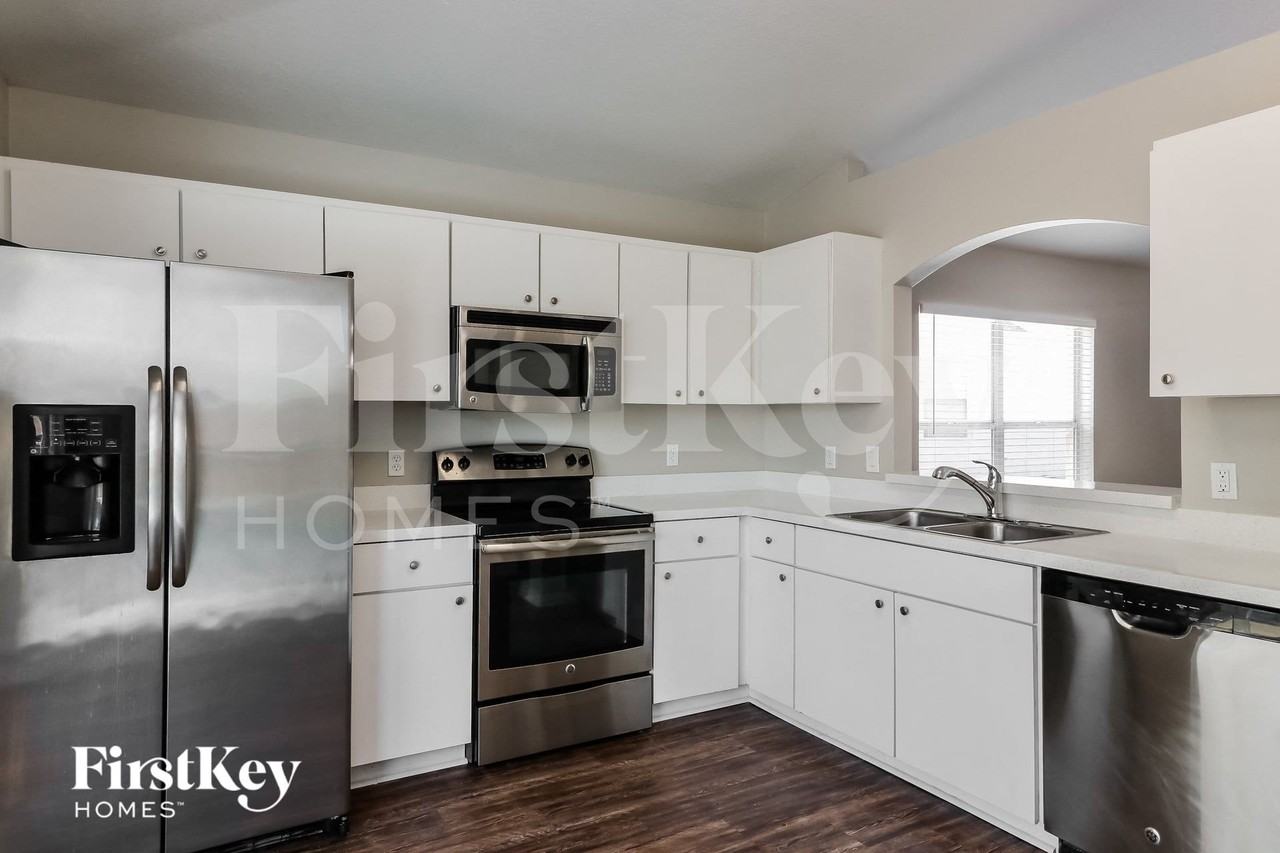 905 Lake Shore Ranch Dr - Photo 6 of 16