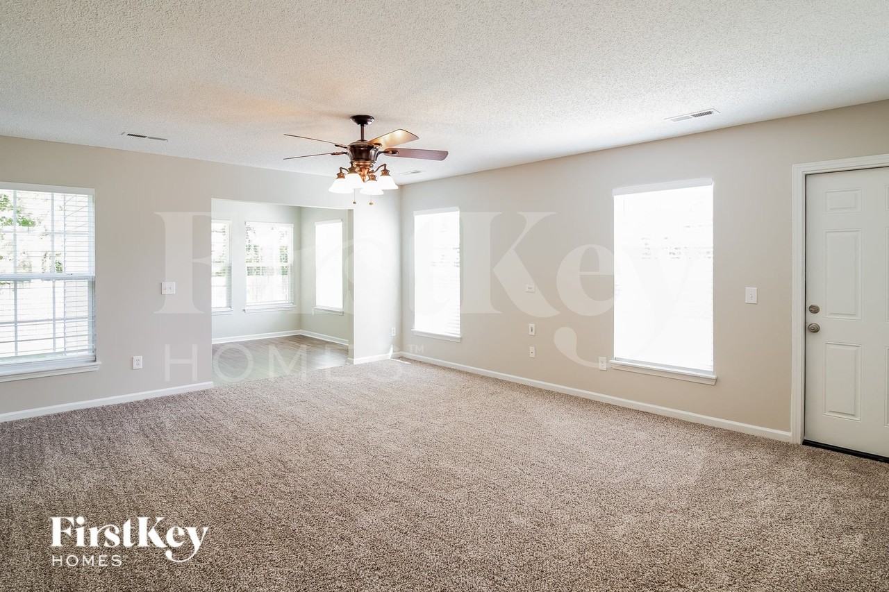 335 Seneca River Dr - Photo 4 of 16