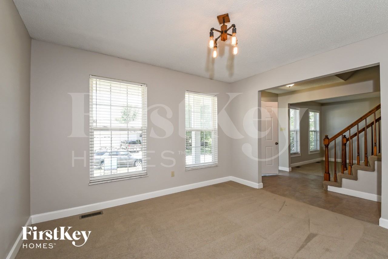 115 Gunston Hall Dr - Photo 3 of 15