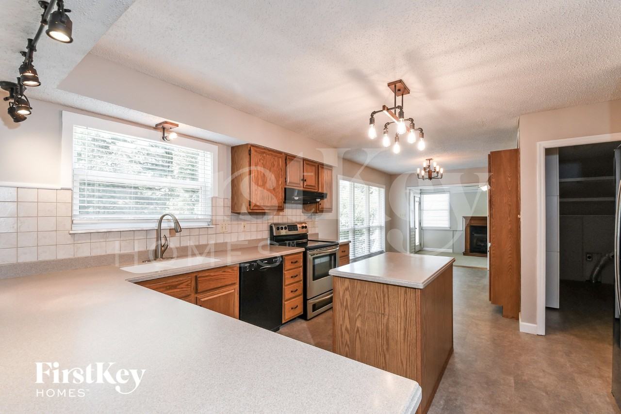 115 Gunston Hall Dr - Photo 4 of 15