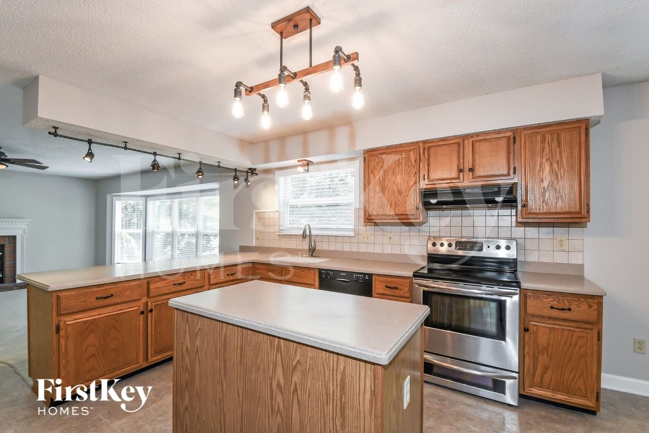 115 Gunston Hall Dr - Photo 5 of 15