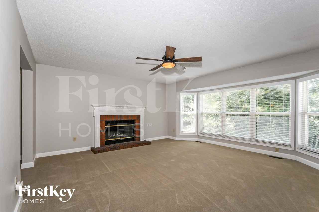 115 Gunston Hall Dr - Photo 6 of 15