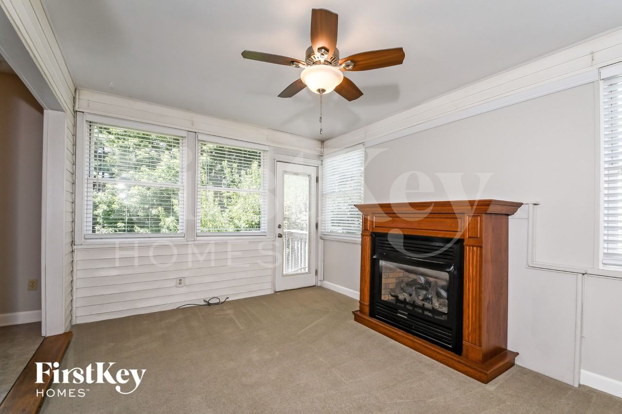 115 Gunston Hall Dr - Photo 7 of 15