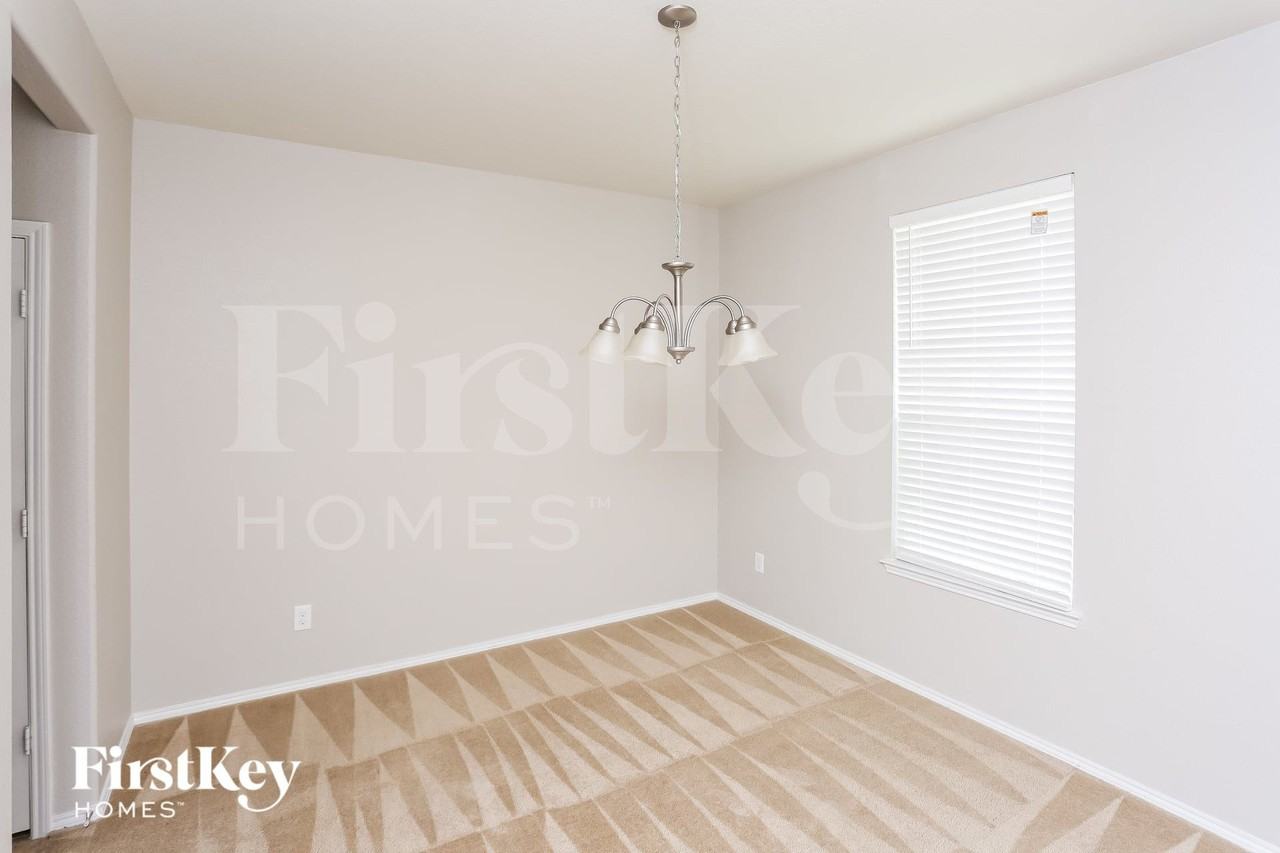 2042 Avondown Rd - Photo 3 of 16