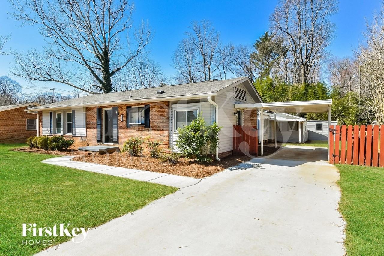 2703 Wynnewood Dr - Photo 2 of 15