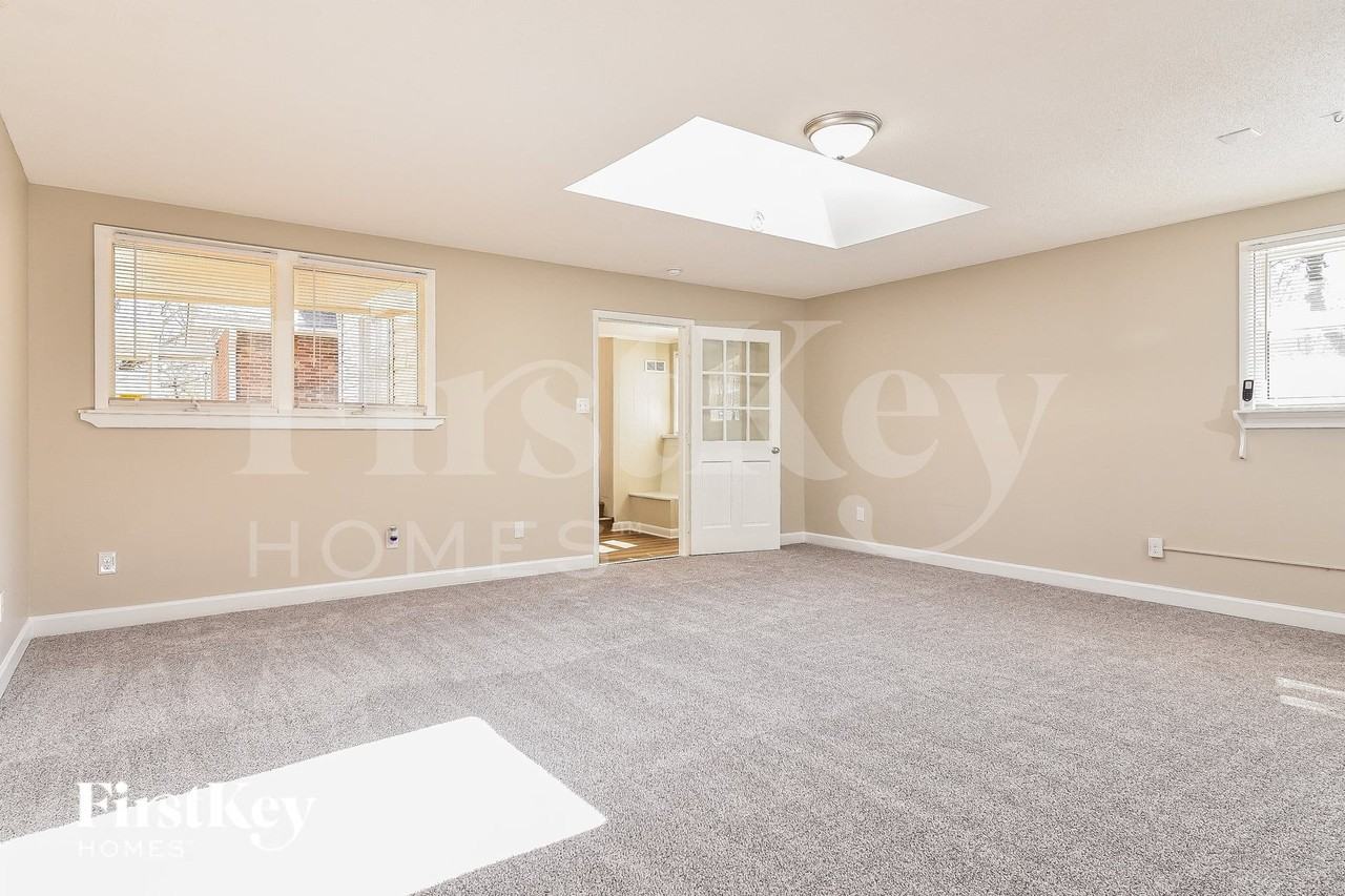 2703 Wynnewood Dr - Photo 6 of 15