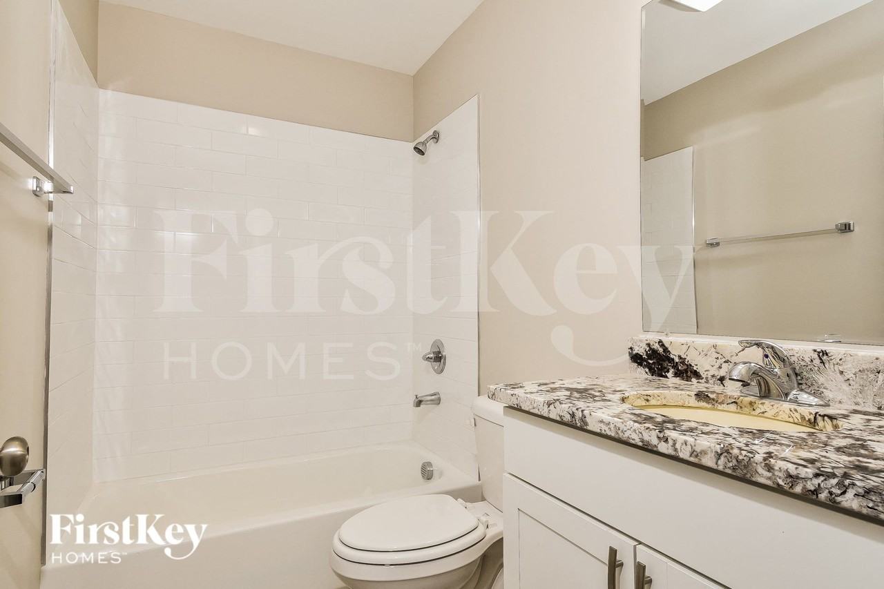 2703 Wynnewood Dr - Photo 7 of 15