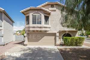 featured image of 934 E Elgin St