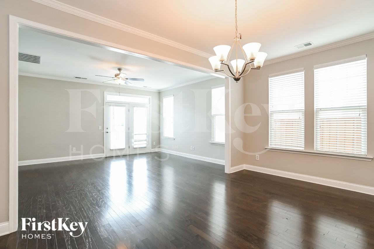 112 Keats Aly - Photo 4 of 16