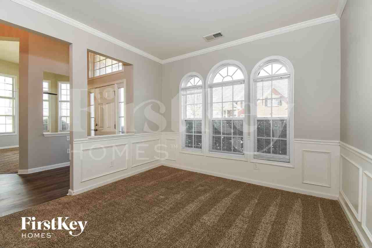 3075 Highgreen Trl - Photo 5 of 15