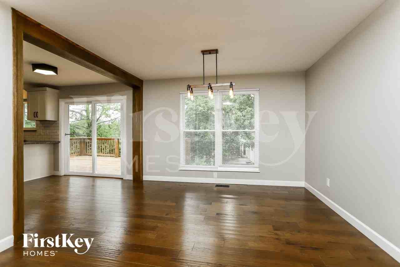 4 Winslow Ct - Photo 4 of 15