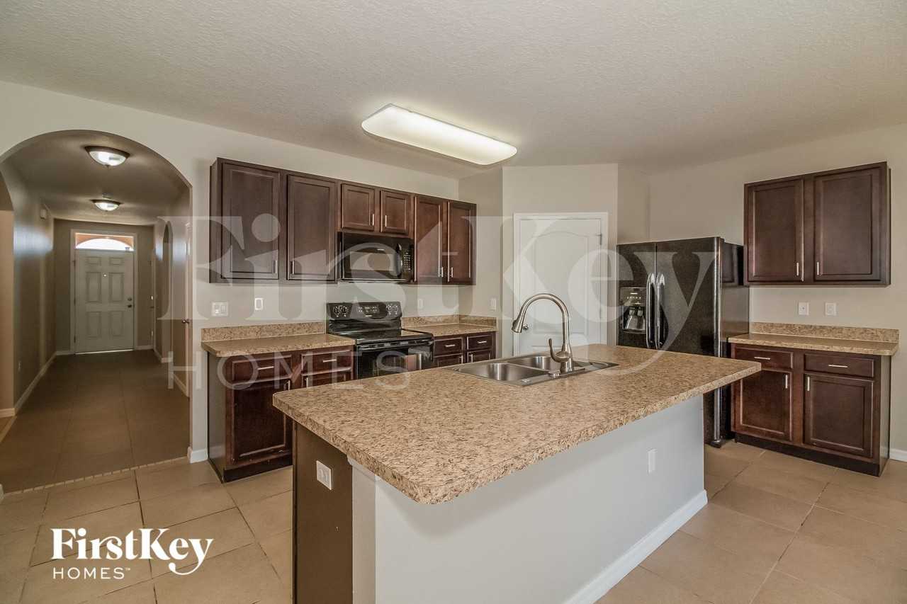 842 Freedom Blvd - Photo 6 of 15