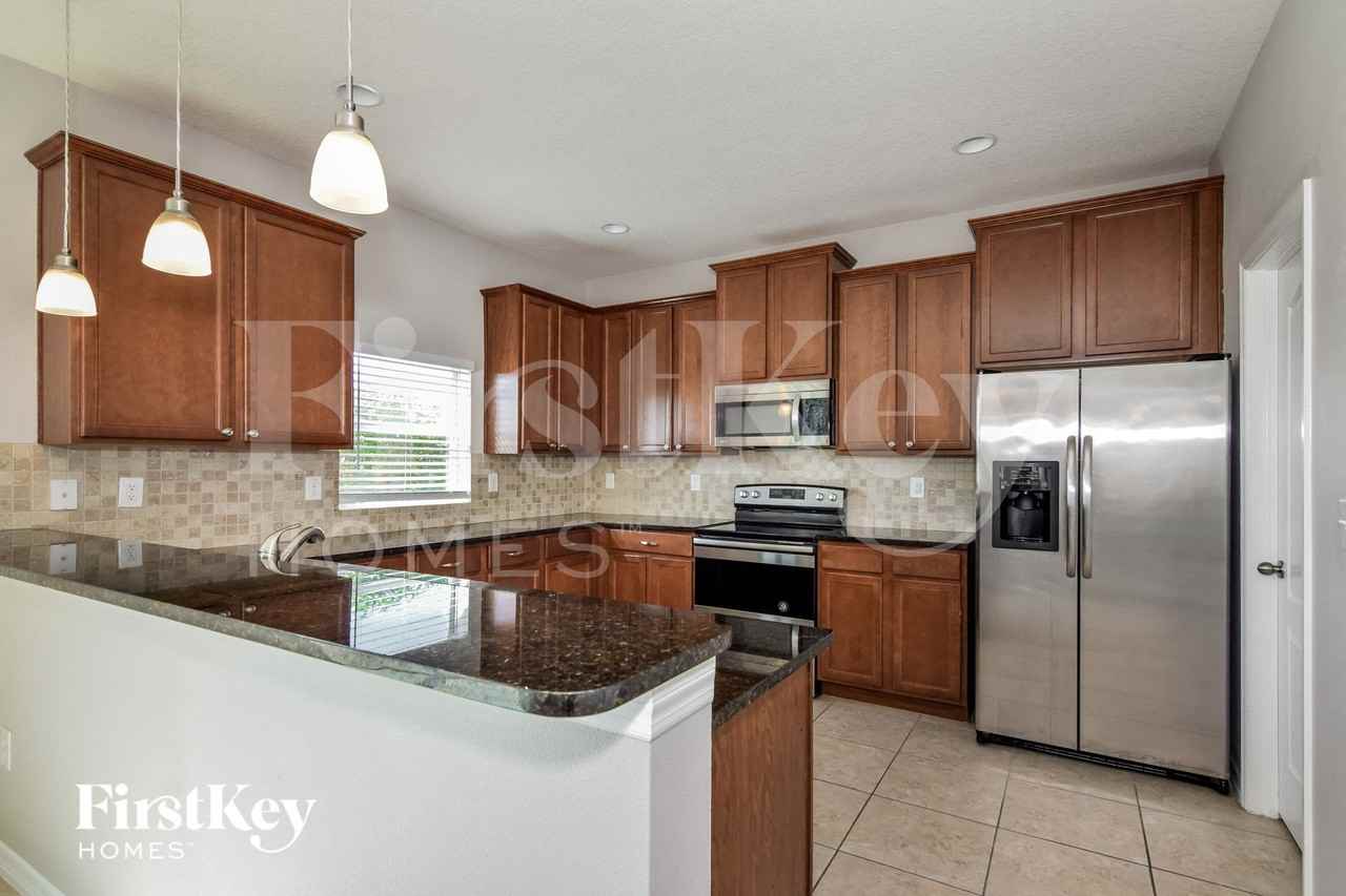 561 Vista Ridge Dr - Photo 5 of 15