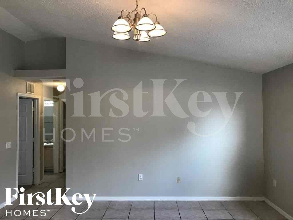 7428 Little Pond Ct - Photo 4 of 20