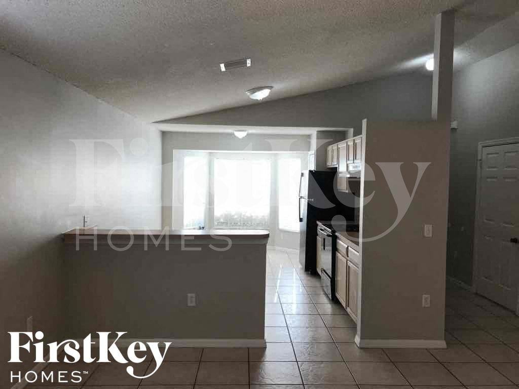 7428 Little Pond Ct - Photo 6 of 20