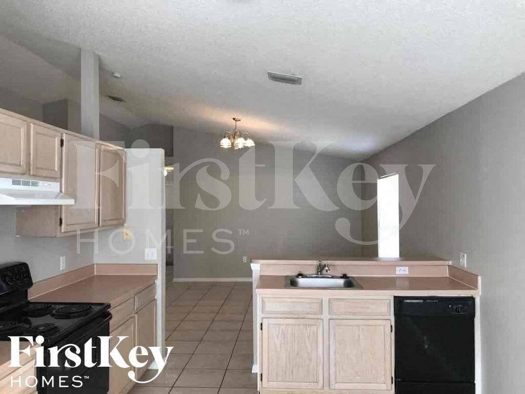 7428 Little Pond Ct - Photo 7 of 20