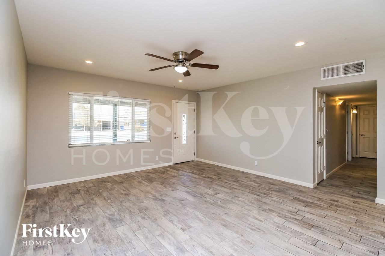 715 W Dublin St - Photo 3 of 16