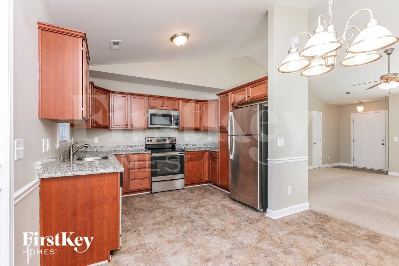 5810 Sycamore Glen Rd - Photo 7 of 15