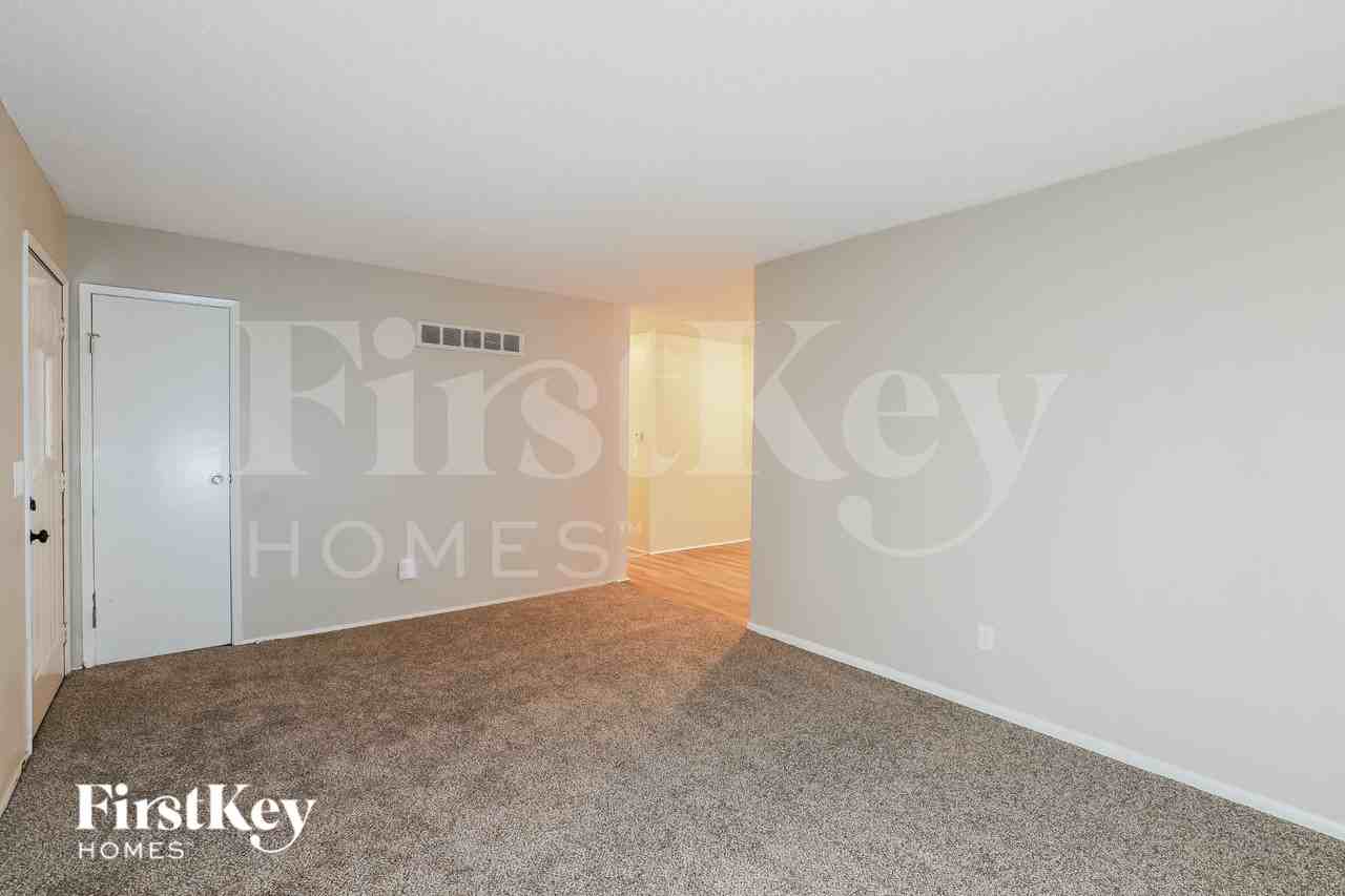 5620 N Potter Ave - Photo 5 of 16