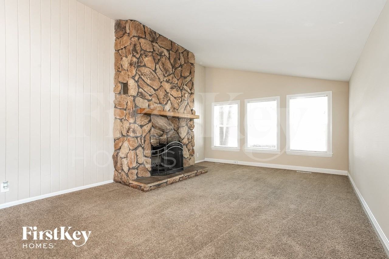 529 Apache Ave - Photo 3 of 15