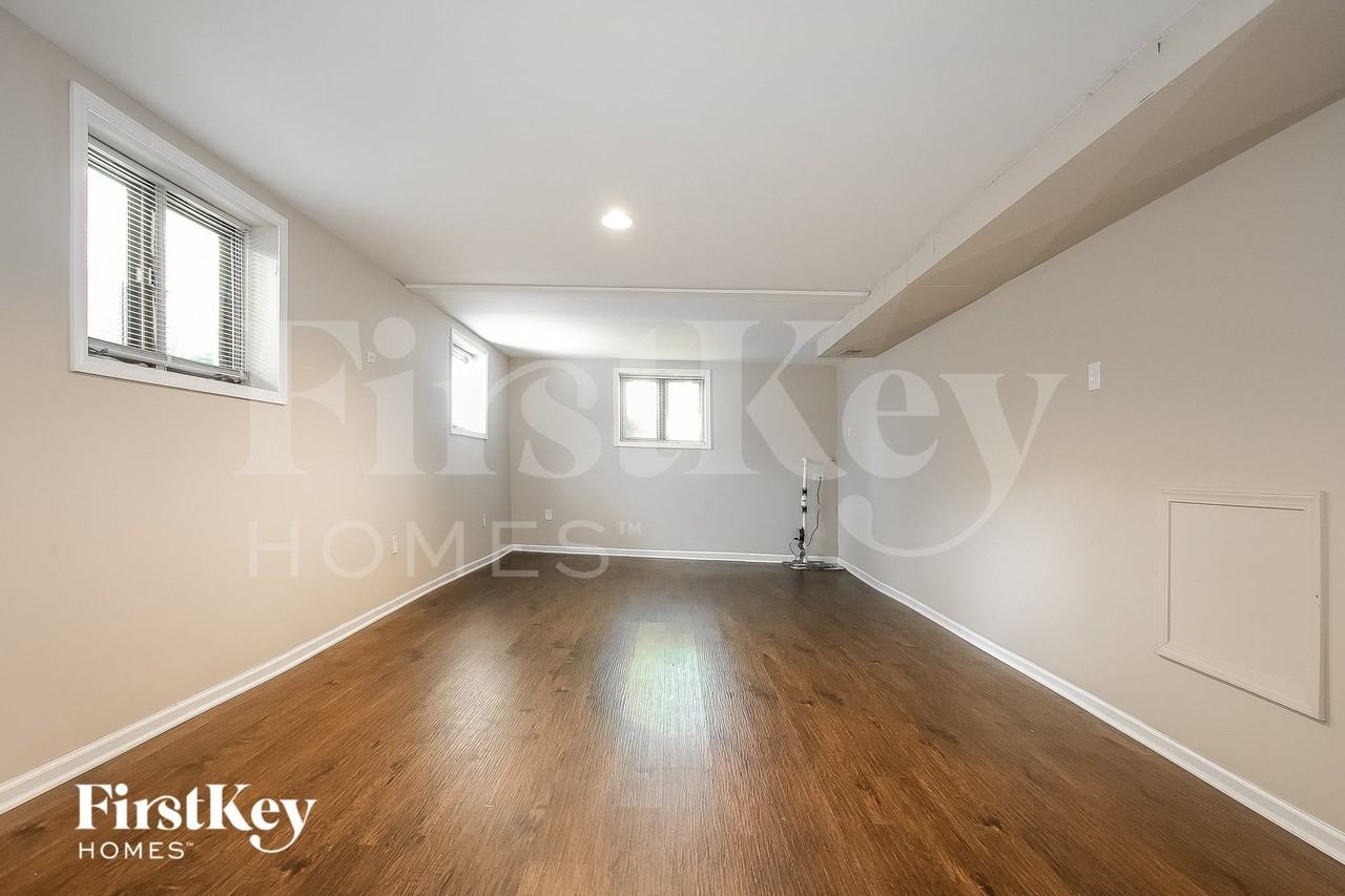 529 Apache Ave - Photo 5 of 15