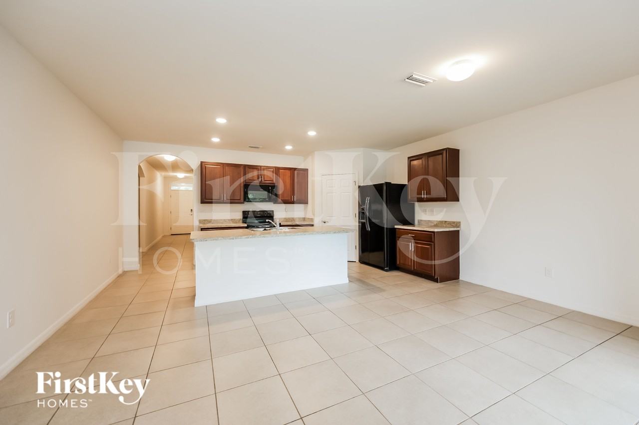 519 Sw 29th Ter - Photo 7 of 16