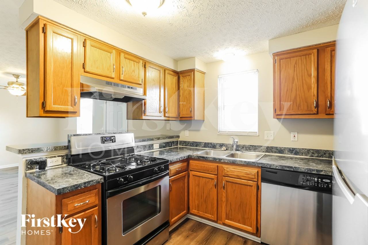 4821 Gilhem Ct - Photo 6 of 16